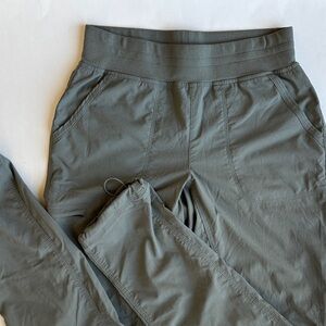 Title Nine Sage Green Performance‎ Pull On Pants Outdoors Nylon Women’s Size 2
